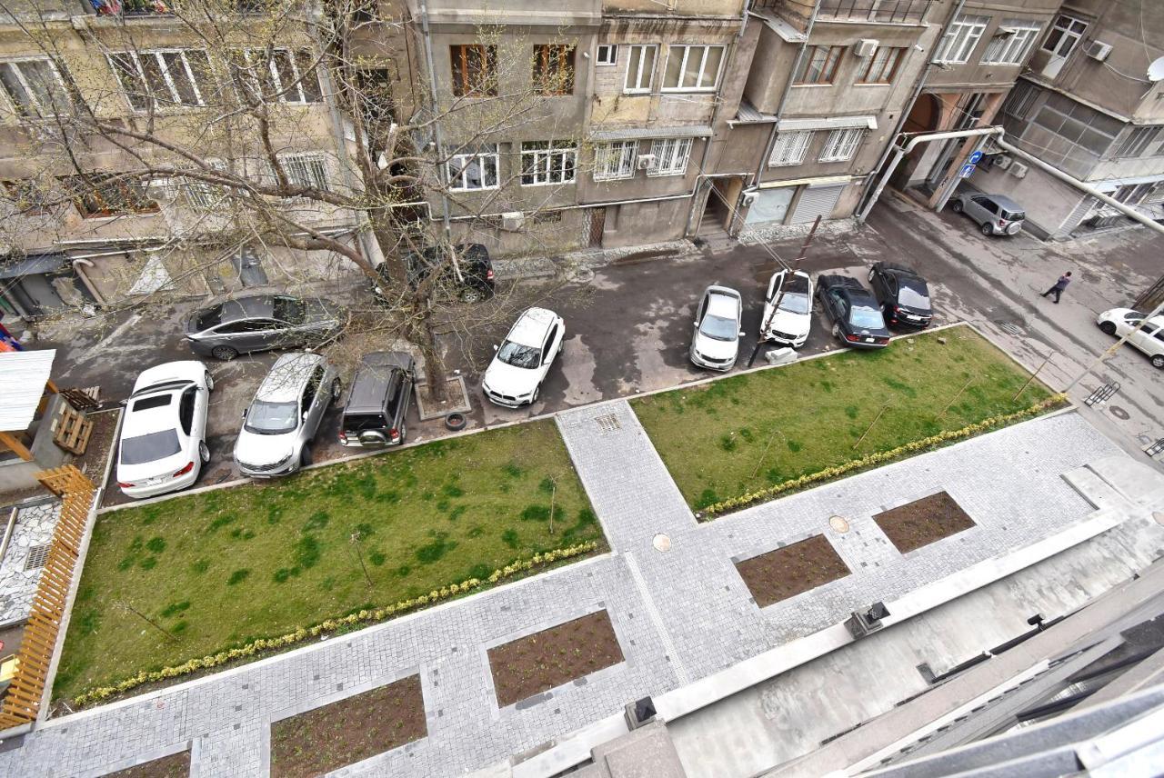 Home4You Apartments On Koghbatsi Erivan Dış mekan fotoğraf